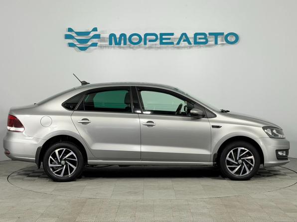 Volkswagen Polo V Рестайлинг с пробегом 2018 года, цена 1 590 000 рублей, 81682 км, седан, Автокод Объявления