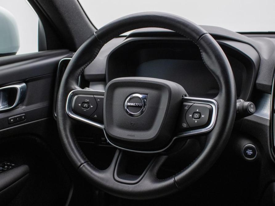 Volvo XC40 I Москва  - изображение 15