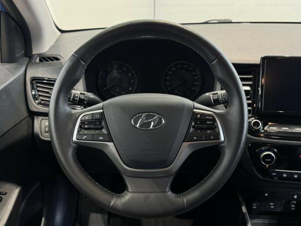 Hyundai Solaris II Рестайлинг с пробегом 2021 года, цена 1 650 000 рублей, 77613 км, седан, Автокод Объявления