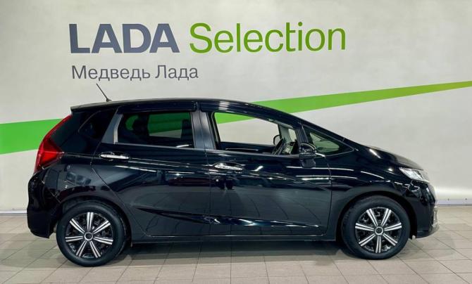 Honda Fit III Рестайлинг с пробегом 2018 года, цена 985 000 рублей, 104295 км, хэтчбек, Автокод Объявления