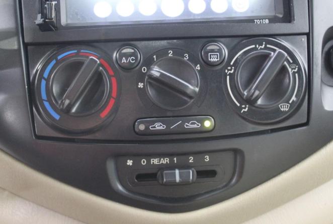Mazda MPV II (LW) Рестайлинг с пробегом 2004 года, цена 375 000 рублей, 262639 км, компактвэн, Автокод Объявления