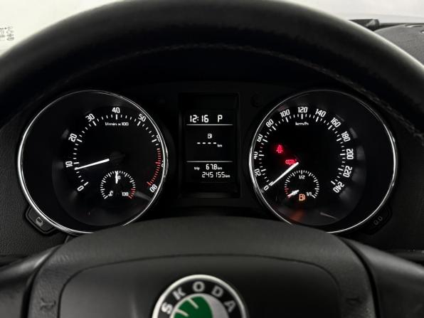 Skoda Yeti I с пробегом 2012 года, цена 767 000 рублей, 244492 км, внедорожник, Автокод Объявления