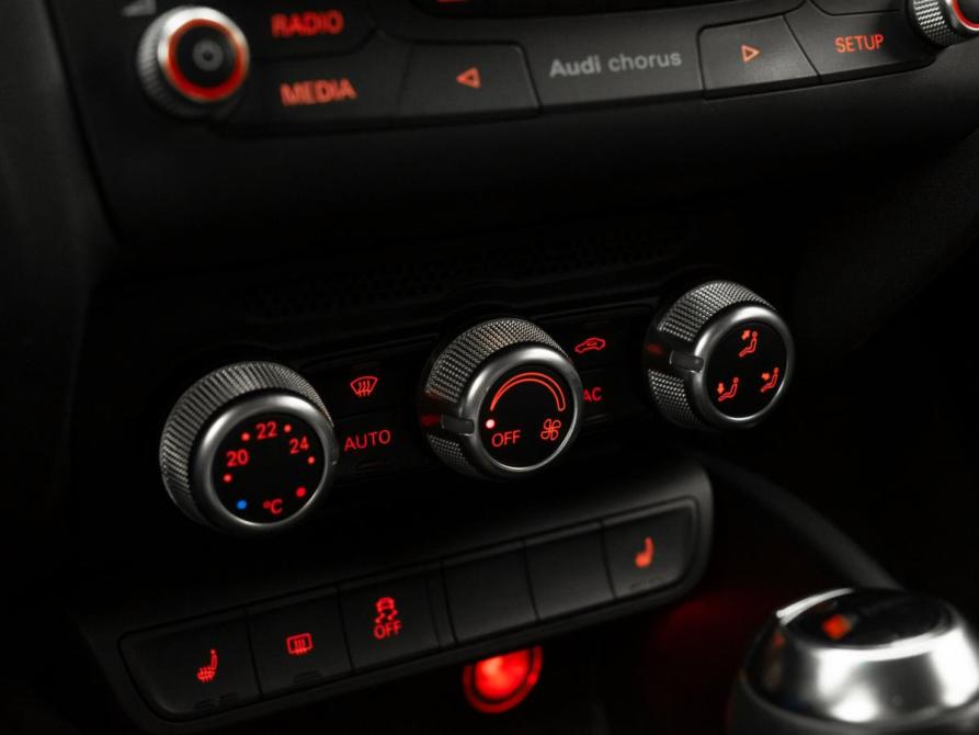 Audi A1 I (8X) Москва  - изображение 16
