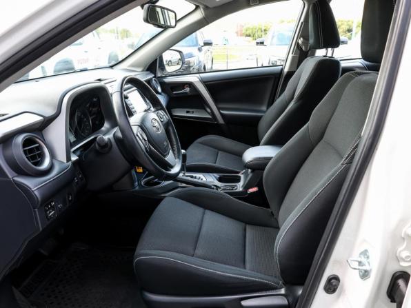 Toyota RAV4 IV (XA40) Рестайлинг с пробегом 2017 года, цена 2 898 000 рублей, 91970 км, внедорожник, Автокод Объявления