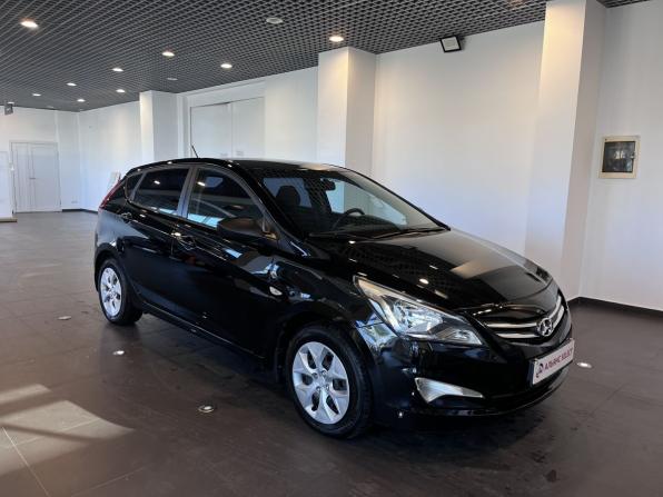 Hyundai Solaris I Рестайлинг с пробегом 2016 года, цена 900 000 рублей, 124834 км, хэтчбек, Автокод Объявления