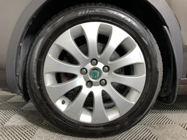 Skoda Superb II Рестайлинг с пробегом 2015 года, цена 1 030 000 рублей, 155457 км, лифтбек, Автокод Объявления