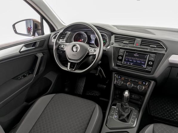Volkswagen Tiguan II с пробегом 2018 года, цена 2 350 000 рублей, 37000 км, внедорожник, Автокод Объявления