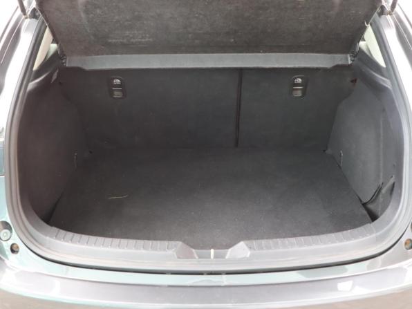 Mazda 3 III (BM) Рестайлинг с пробегом 2016 года, цена 950 000 рублей, 288451 км, хэтчбек, Автокод Объявления