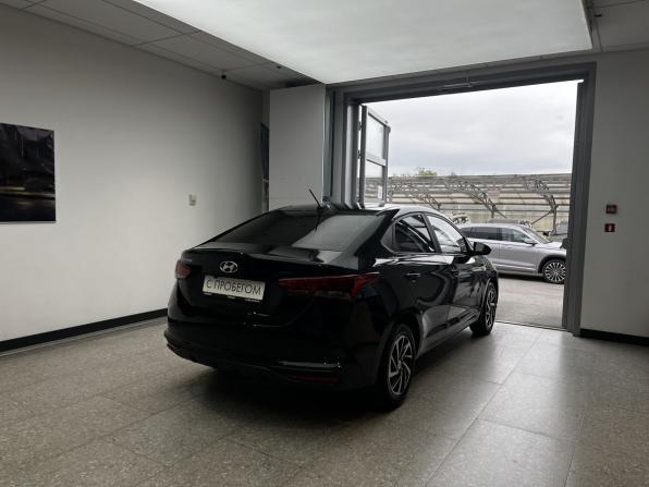 Hyundai Solaris II Рестайлинг с пробегом 2021 года, цена 1 560 000 рублей, 46000 км, седан, Автокод Объявления