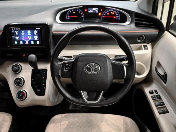 Toyota Sienta II с пробегом 2017 года, цена 1 290 000 рублей, 185040 км, минивэн, Автокод Объявления