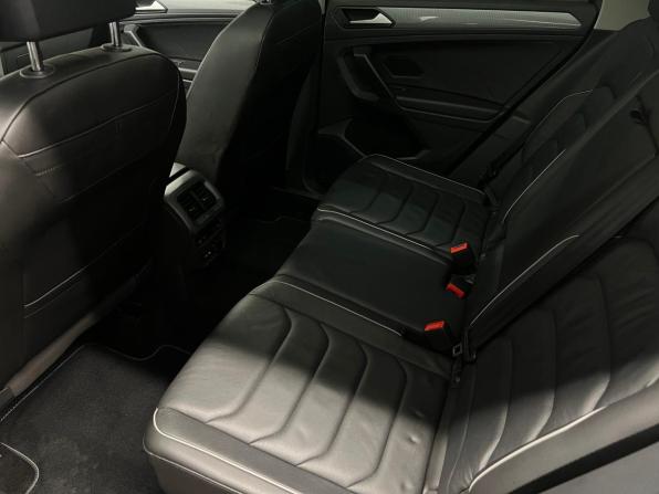 Volkswagen Tiguan II Рестайлинг с пробегом 2021 года, цена 2 265 000 рублей, 232305 км, внедорожник, Автокод Объявления