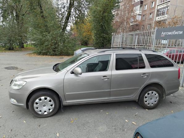 Skoda Octavia II (A5) Рестайлинг с пробегом 2012 года, цена 715 000 рублей, 294000 км, универсал, Автокод Объявления