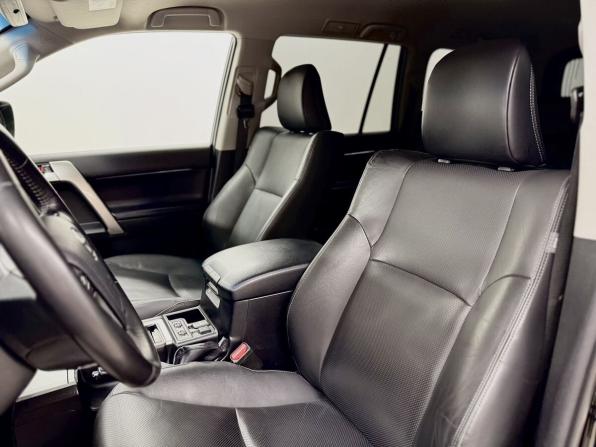 Toyota Land Cruiser Prado 150 Series Рестайлинг 3 с пробегом 2022 года, цена 7 680 000 рублей, 58752 км, внедорожник, Автокод Объявления