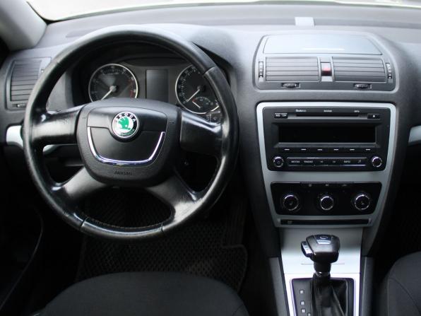 Skoda Octavia II (A5) Рестайлинг с пробегом 2011 года, цена 779 000 рублей, 157303 км, лифтбек, Автокод Объявления