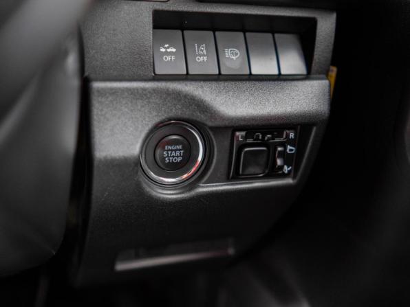 Suzuki Jimny IV с пробегом 2019 года, цена 2 299 000 рублей, 70080 км, внедорожник, Автокод Объявления