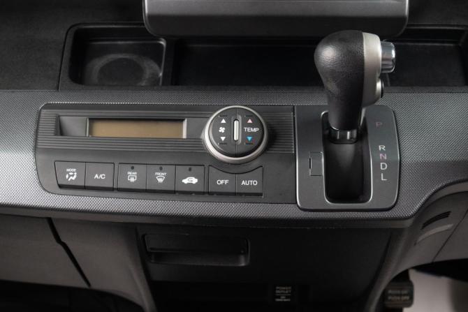 Honda Freed I с пробегом 2010 года, цена 1 199 000 рублей, 136000 км, компактвэн, Автокод Объявления
