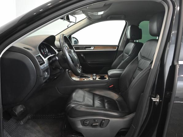 Volkswagen Touareg II Рестайлинг с пробегом 2014 года, цена 2 050 000 рублей, 308269 км, внедорожник, Автокод Объявления