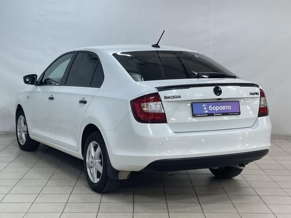 Skoda Rapid I с пробегом 2017 года, цена 960 000 рублей, 151197 км, лифтбек, Автокод Объявления