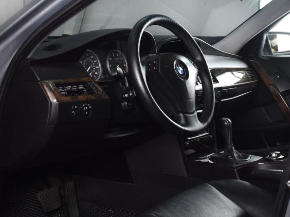 BMW 5 серии V (E60/E61) с пробегом 2005 года, цена 1 099 997 рублей, 320581 км, седан, Автокод Объявления