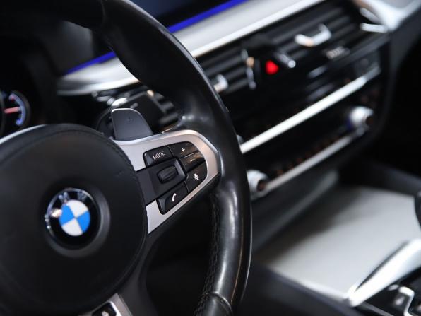 BMW 5 серии VII (G30/G31/G38) с пробегом 2018 года, цена 3 050 000 рублей, 170020 км, седан, Автокод Объявления