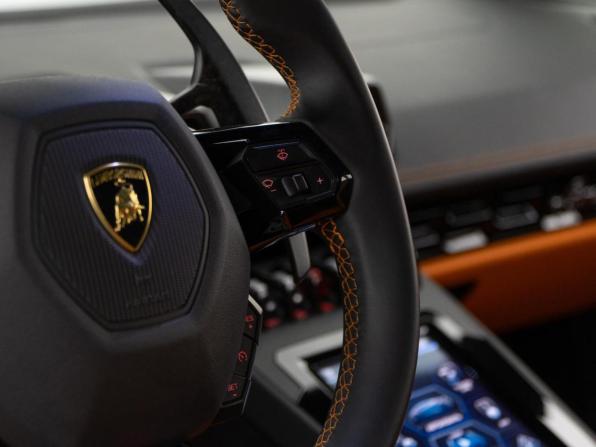 Lamborghini Huracán I Рестайлинг с пробегом 2022 года, цена 27 696 900 рублей, 2539 км, купе, Автокод Объявления