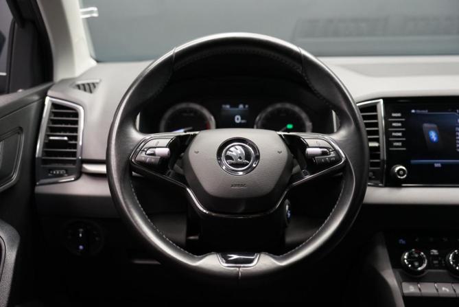 Skoda Karoq I с пробегом 2021 года, цена 2 640 000 рублей, 60444 км, внедорожник, Автокод Объявления