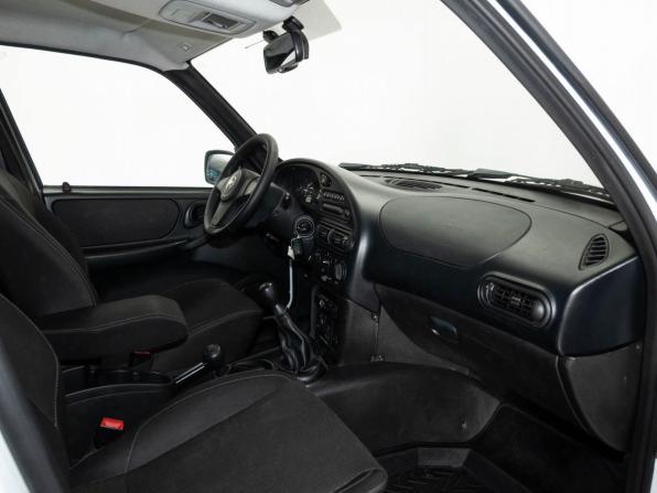 Chevrolet Niva I Рестайлинг с пробегом 2018 года, цена 798 000 рублей, 95380 км, внедорожник, Автокод Объявления