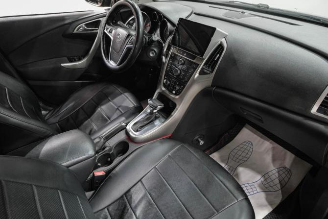 Opel Astra J Рестайлинг с пробегом 2011 года, цена 849 000 рублей, 200000 км, хэтчбек, Автокод Объявления