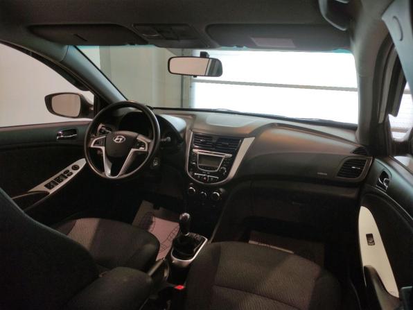 Hyundai Solaris I с пробегом 2013 года, цена 659 000 рублей, 117270 км, седан, Автокод Объявления