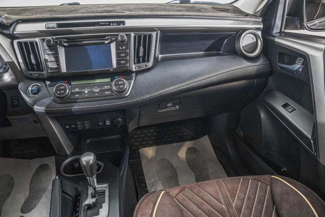 Toyota RAV4 IV (XA40) Рестайлинг с пробегом 2016 года, цена 2 499 000 рублей, 189700 км, внедорожник, Автокод Объявления