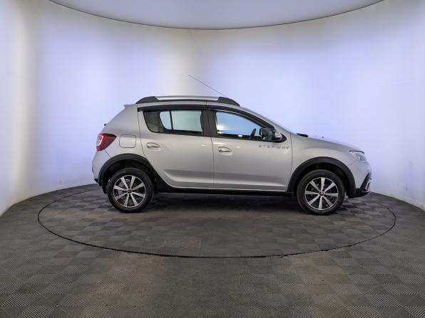 Renault Sandero II Рестайлинг с пробегом 2019 года, цена 1 240 000 рублей, 32690 км, хэтчбек, Автокод Объявления