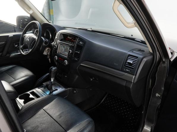 Mitsubishi Pajero IV Рестайлинг 1 с пробегом 2014 года, цена 2 270 000 рублей, 245875 км, внедорожник, Автокод Объявления