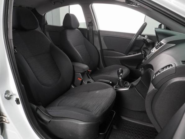 Hyundai Solaris I Рестайлинг с пробегом 2015 года, цена 999 000 рублей, 99044 км, седан, Автокод Объявления