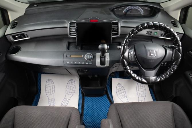 Honda Freed I с пробегом 2013 года, цена 1 229 000 рублей, 176000 км, компактвэн, Автокод Объявления