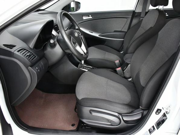 Hyundai Solaris I с пробегом 2013 года, цена 827 000 рублей, 161578 км, седан, Автокод Объявления