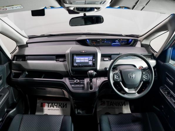 Honda Freed II с пробегом 2017 года, цена 1 335 000 рублей, 161164 км, компактвэн, Автокод Объявления