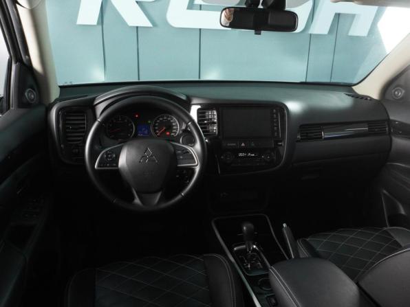 Mitsubishi Outlander III Рестайлинг 3 с пробегом 2022 года, цена 2 659 000 рублей, 11180 км, внедорожник, Автокод Объявления