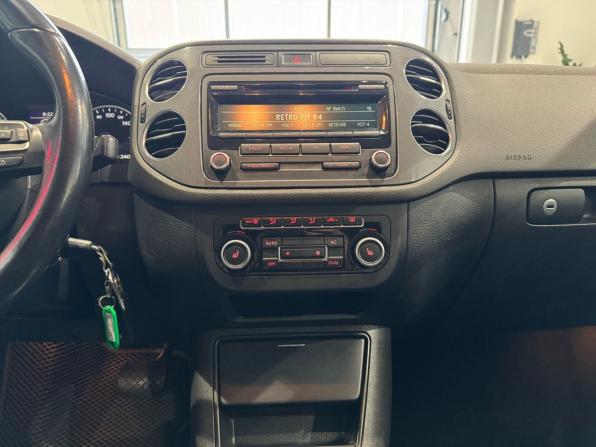 Volkswagen Tiguan I Рестайлинг с пробегом 2011 года, цена 1 090 000 рублей, 267838 км, внедорожник, Автокод Объявления
