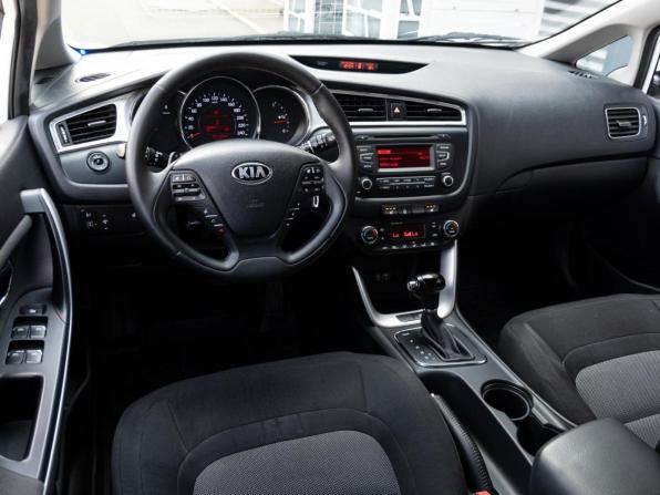 Kia Ceed II Рестайлинг с пробегом 2017 года, цена 1 750 000 рублей, 82199 км, хэтчбек, Автокод Объявления