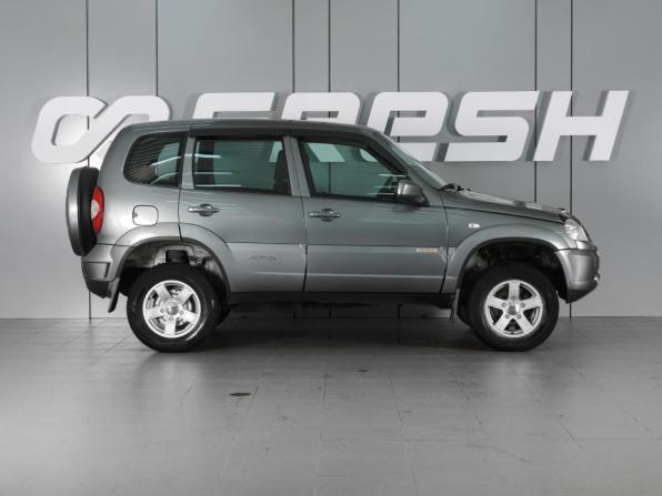 Chevrolet Niva I Рестайлинг с пробегом 2017 года, цена 730 000 рублей, 137607 км, внедорожник, Автокод Объявления