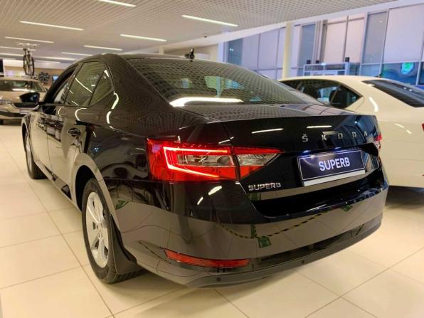 Новый Skoda Superb III Рестайлинг 2025 года, цена 4 043 000 рублей, лифтбек, Автокод Объявления