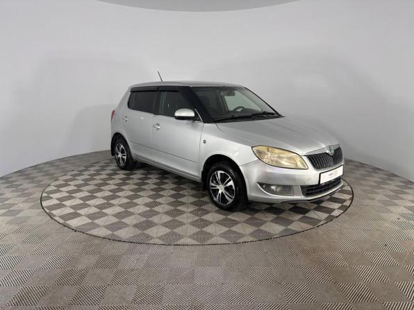 Skoda Fabia II Рестайлинг с пробегом 2011 года, цена 414 000 рублей, 299878 км, хэтчбек, Автокод Объявления
