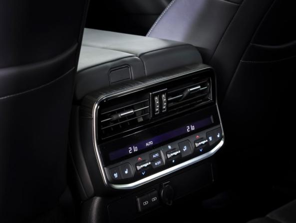 Toyota Land Cruiser 300 Series с пробегом 2023 года, цена 9 900 000 рублей, 77039 км, внедорожник, Автокод Объявления