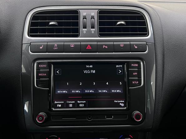 Volkswagen Polo V Рестайлинг с пробегом 2019 года, цена 1 630 000 рублей, 57888 км, седан, Автокод Объявления