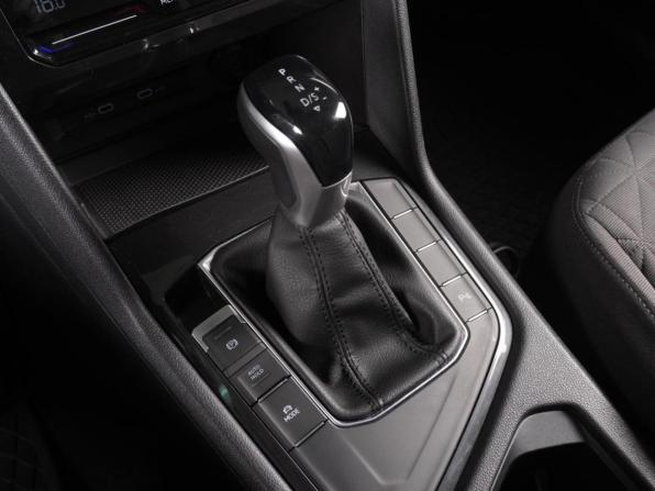 Volkswagen Tiguan II Рестайлинг с пробегом 2021 года, цена 3 086 000 рублей, 45557 км, внедорожник, Автокод Объявления