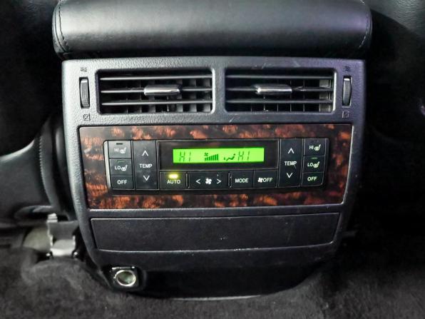 Toyota Land Cruiser 200 Series Рестайлинг 1 с пробегом 2015 года, цена 4 050 000 рублей, 293406 км, внедорожник, Автокод Объявления