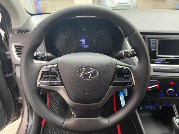 Hyundai Solaris II с пробегом 2018 года, цена 1 225 000 рублей, 115100 км, седан, Автокод Объявления