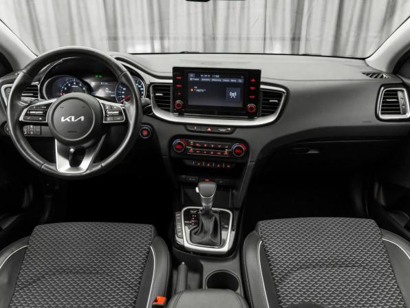 Kia Ceed III Рестайлинг с пробегом 2022 года, цена 2 380 000 рублей, 60688 км, универсал, Автокод Объявления
