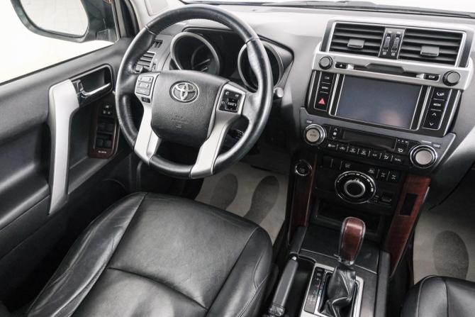 Toyota Land Cruiser Prado 150 Series Рестайлинг 1 с пробегом 2013 года, цена 3 799 000 рублей, 231000 км, внедорожник, Автокод Объявления