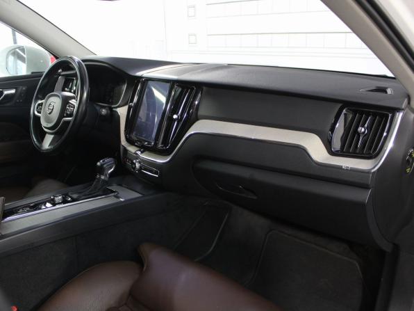 Volvo XC60 II с пробегом 2018 года, цена 2 939 000 рублей, 185600 км, внедорожник, Автокод Объявления
